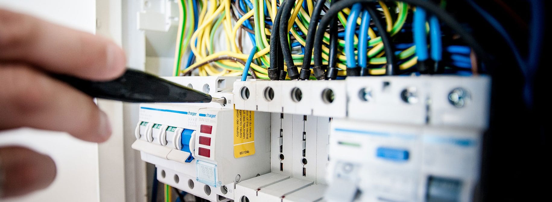picture of an electrical switchboard