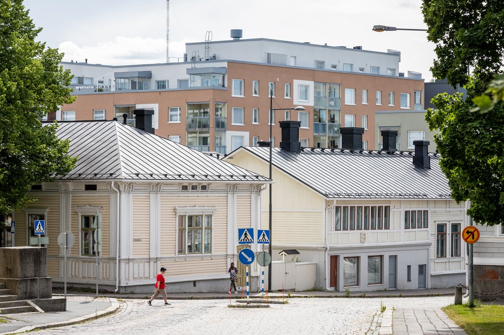 kaupunki taloja kaupungilla